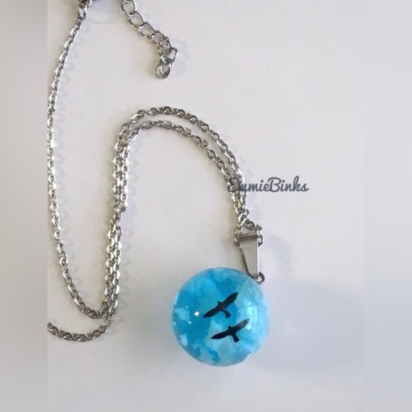 ✨3for$38 New Flying Birds in Sky Dimensional Sphere Pendant Necklace - Picture 9 of 16